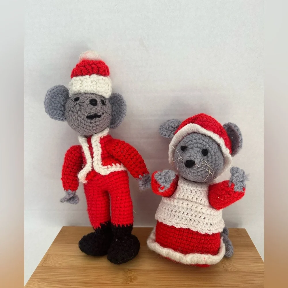 Crochet Handmade Christmas Santa & Mrs. Claus Mice. Kitschy Vintage X-Ma…